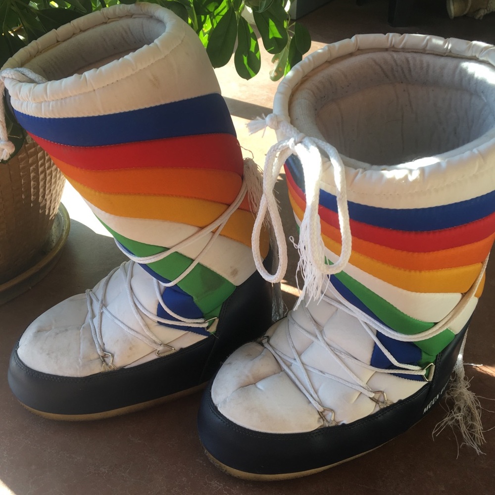 Rainbow bright Moonboots